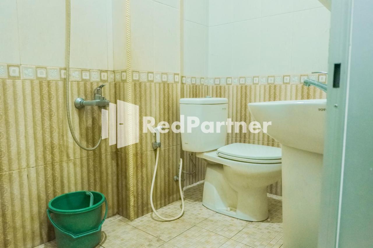 Grand Kembar Hotel Mitra Reddoorz Bandung Eksteriør billede