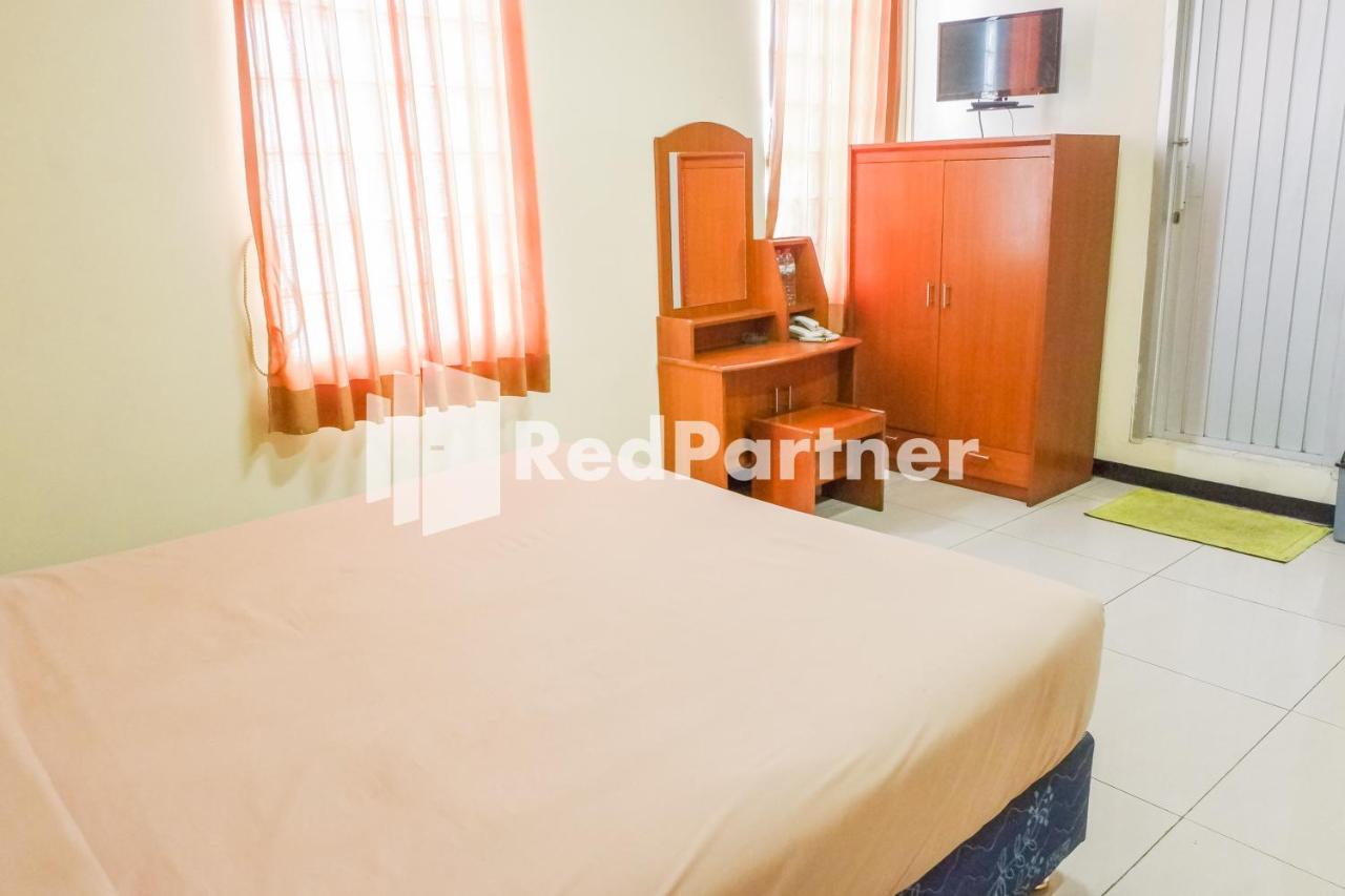 Grand Kembar Hotel Mitra Reddoorz Bandung Eksteriør billede