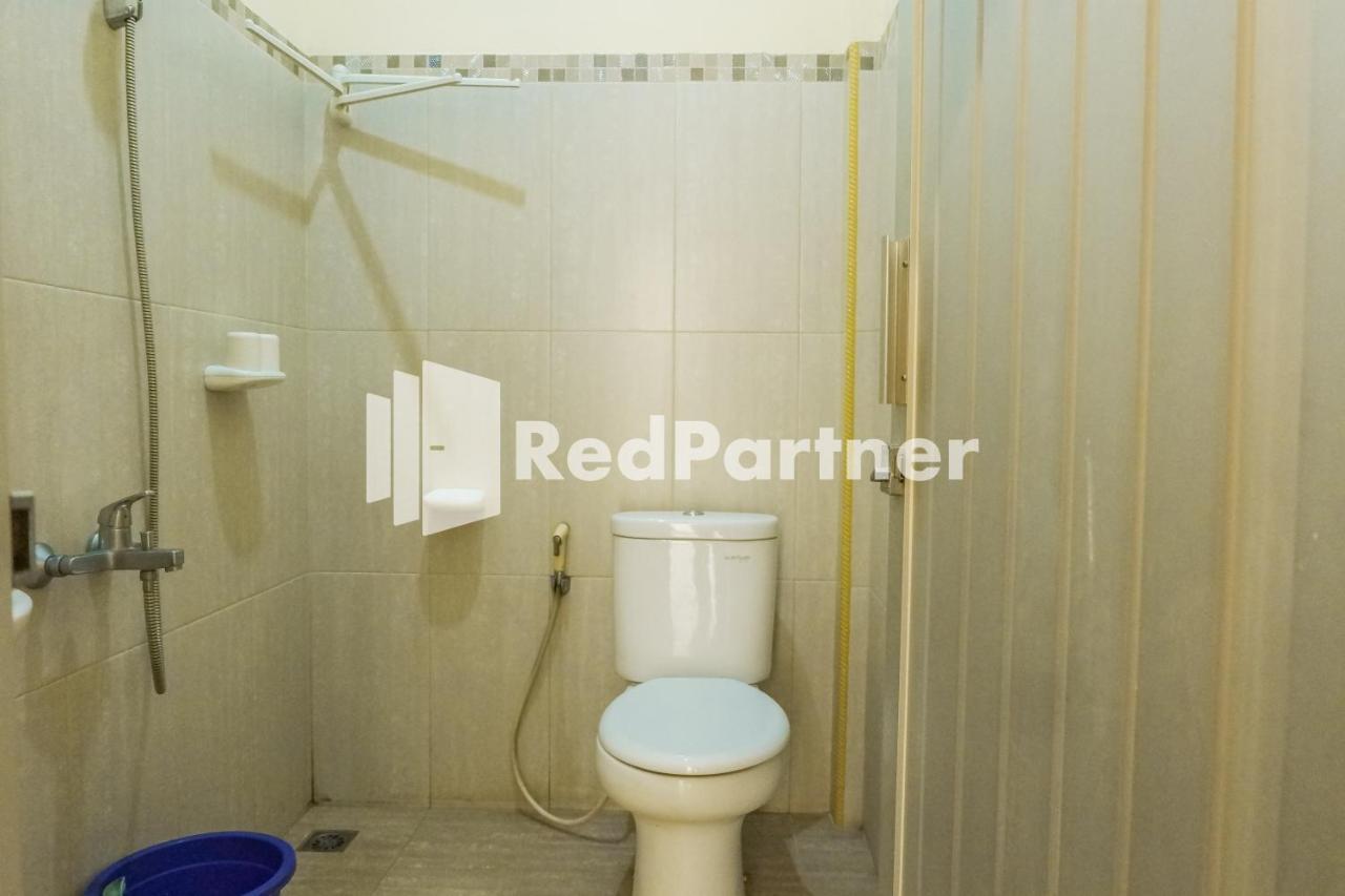 Grand Kembar Hotel Mitra Reddoorz Bandung Eksteriør billede