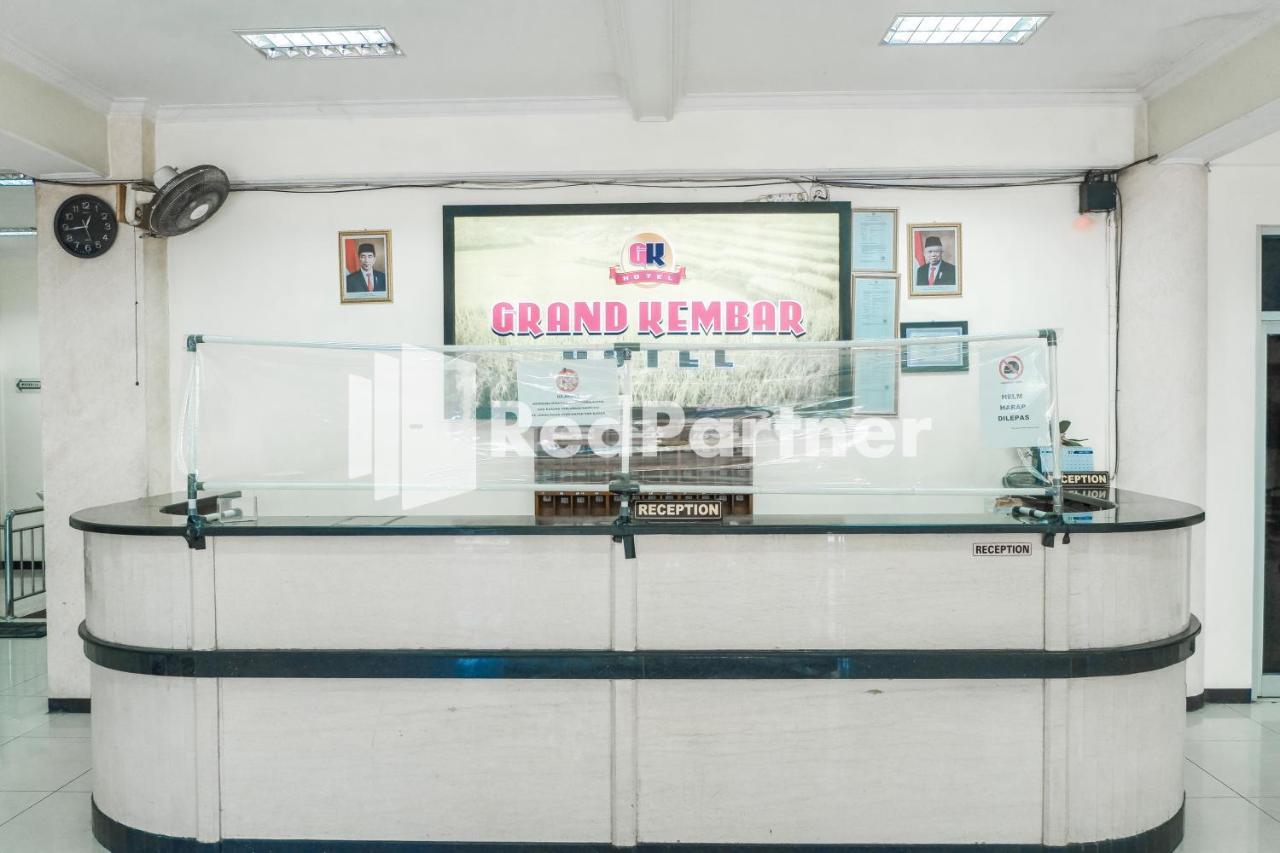 Grand Kembar Hotel Mitra Reddoorz Bandung Eksteriør billede