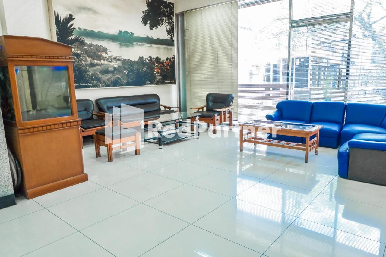 Grand Kembar Hotel Mitra Reddoorz Bandung Eksteriør billede